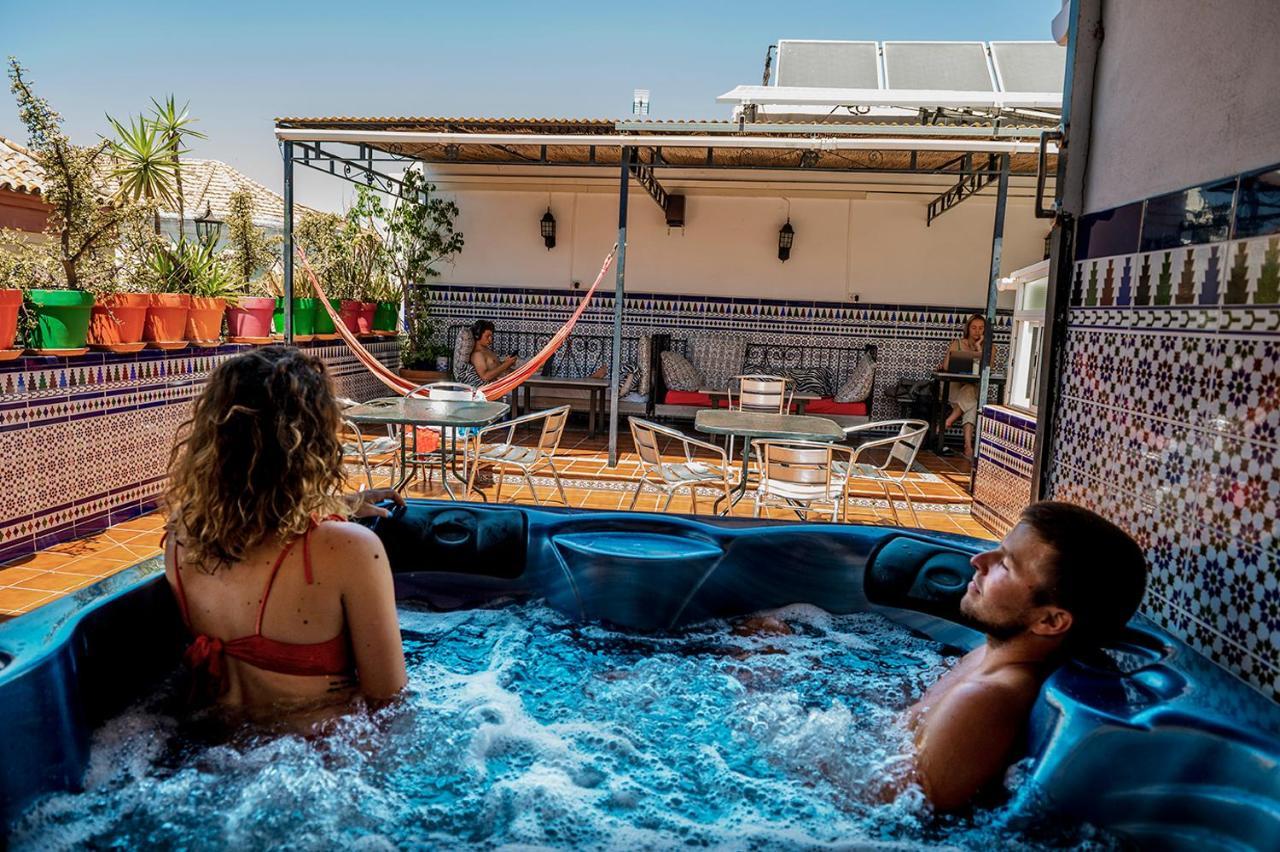 Hostel Triana Backpackers Sevilla Exteriör bild