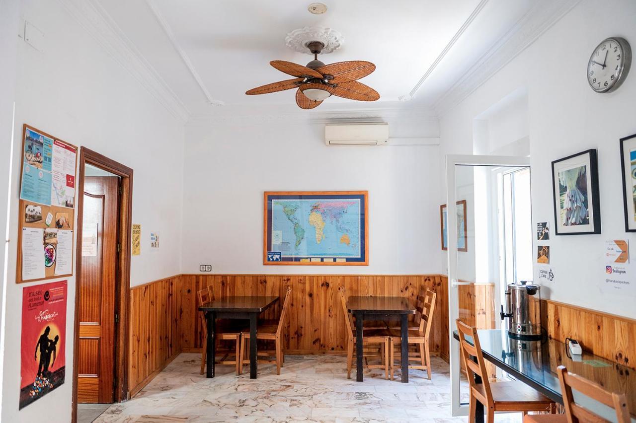 Hostel Triana Backpackers Sevilla Exteriör bild