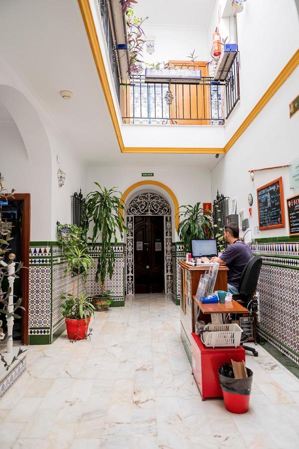 Hostel Triana Backpackers Sevilla Exteriör bild