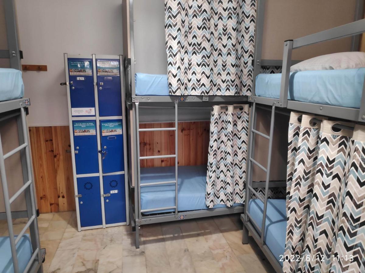 Hostel Triana Backpackers Sevilla Rum bild